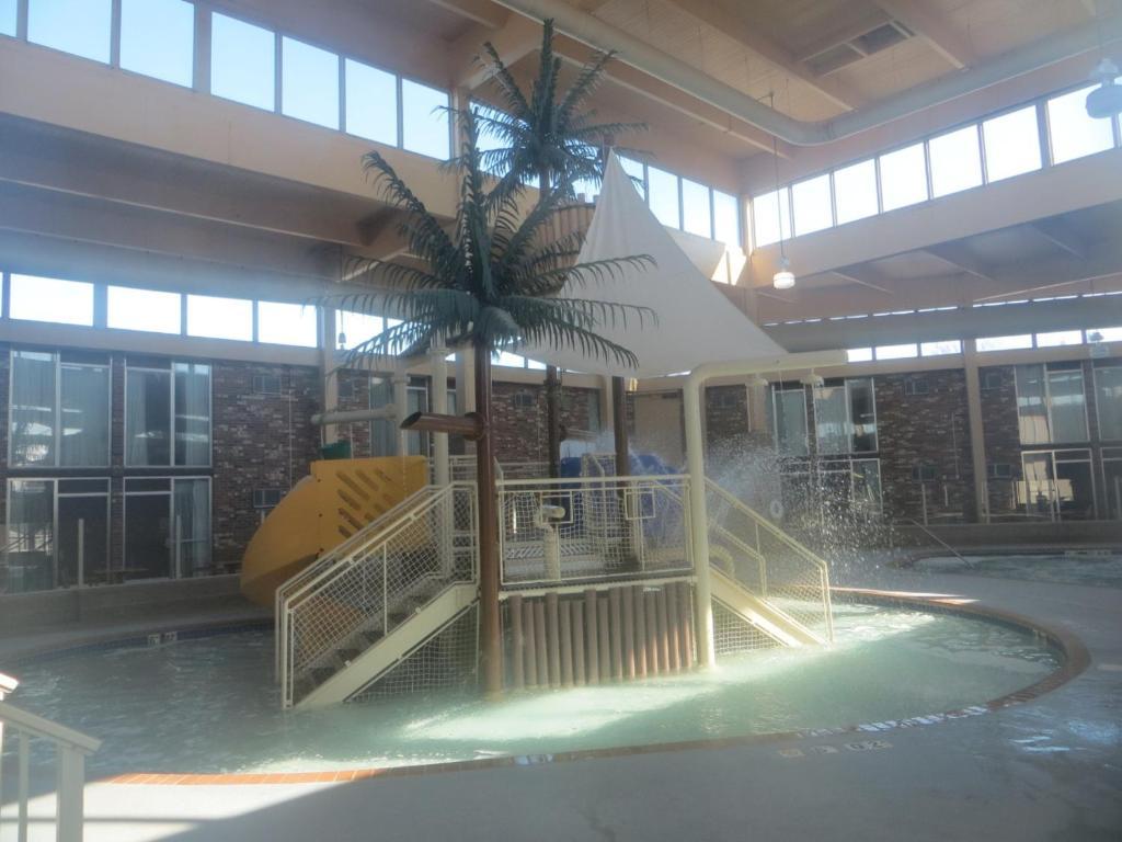 Howard Johnson Гранд-Форкс Экстерьер фото